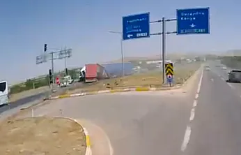 Trafik Kazası Araç Kamerasına Yansıdı