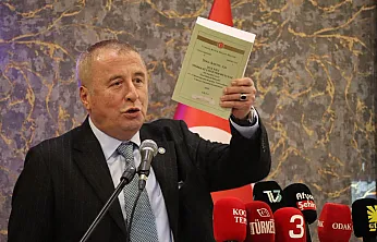 'Üçü Birarada Poz Veren İktidar Vekilleri, Peşinizdeyim'