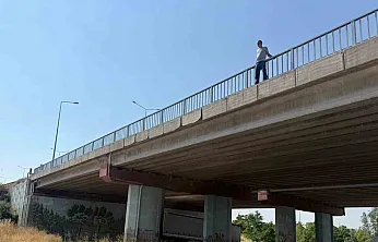 Üst Geçitte Nefes Kesen Dakikalar! Eskişehir-Afyonkarahisar Yolu Ulaşıma Kapandı