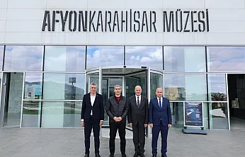 Vali Aktaş, Afyonkarahisar Müzesini Gezdi