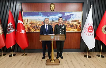 Vali Aktaş, Garnizon Komutanlığında Brifing Aldı