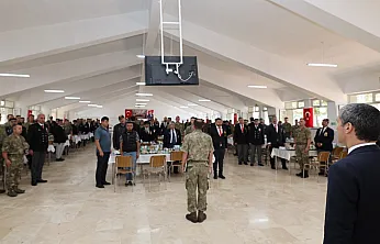 Vali Aktaş, Mehmetçik ve Gazilerle Bir Araya Geldi