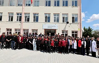 Vali Aktaş Sınıfa Girdi, Öğrencilerin Hedeflerini Dinledi