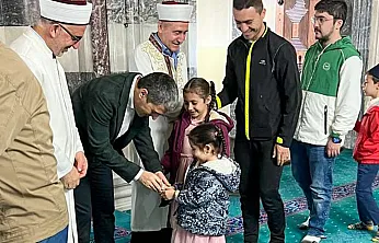 Vali Aktaş'tan Çocuklara Bayram Harçlığı