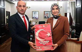 Vali Yiğitbaşı'na Şehitlerimizin Bulunduğu Takvim Armağan Edildi