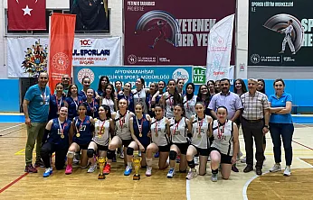Voleybol Genç Kızlarda Kocatepe Anadolu Lisesi Şampiyon Oldu