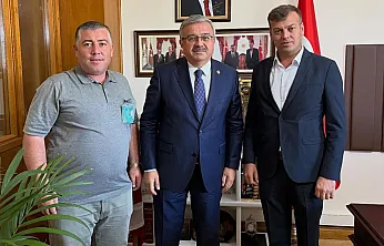 'Yasak Aşk' Suçlamasına Maruz Kalan Belediye Başkanı Meclis'te