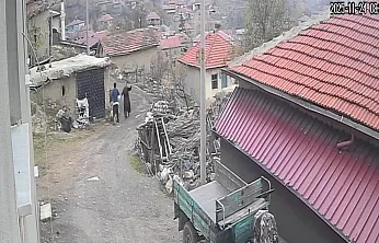 Yerde Yatan Karısının Kafasını Tekmeleyen Şahıs Tutuklandı