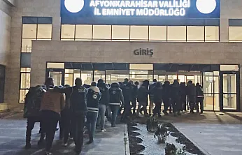 Yılbaşını Kana Bulamadan Afyon Polisi Gereğini Yaptı