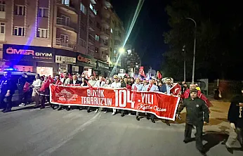 Zafer Coşkusu Fener Alayı İle Şenlendi