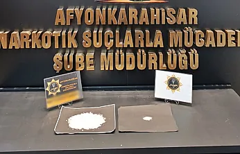 Zehir Satan da, Zehirden Aranan da Kodeste