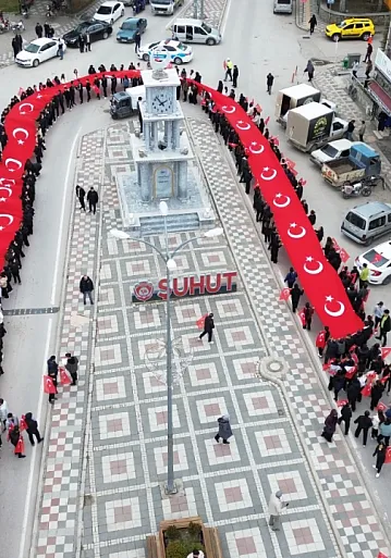 150 Metrelik Dev Bayrakla Sevgi Yürüyüşü