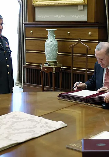 Asteğmenlikten Paşa'lığa Terfii Eden İlk İsim Afyon'un Yeni Komutanı Oldu