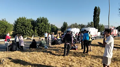 Afyon-Antalya Yolu'nda Can Pazarı: Otobüs Devrildi