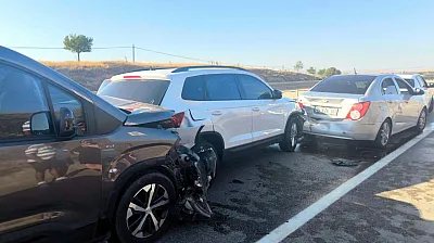 Afyon'da 4 Araç Birbirine Girdi: Yaralılar Arasında 2 Yaşında Çocuk da Var!