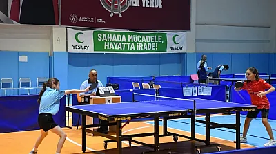 Afyon'da150 Sporcu Masa Tenisinde Mücadele Ediyor