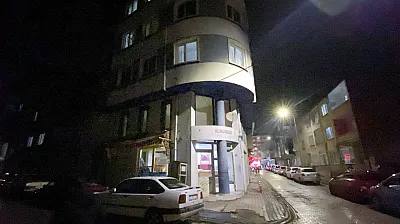 Afyon'daki O Binada Göçme Tehlikesi. Bina Boşaltılıyor