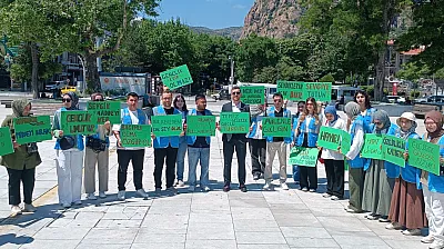 Afyon'un Meydanında Düdük Çaldı, Hayat Durdu