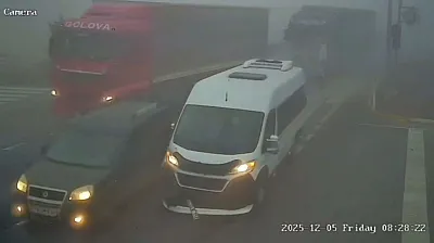 Afyonkarahisar'da 20 kişinin yaralandığı kaza anı kamerada