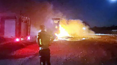 Afyonkarahisar Konya Yolu Trafiğe Kapandı: Yangın Alarmı