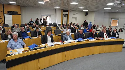 Belediye Meclisi'nde Yeni Dönem! Daha İkinci Maddede Tartışma