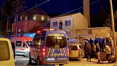 Cami cemaatine Bıçakla Saldırdı, 2 Kişi Öldü