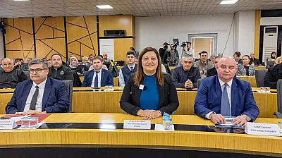 Cumartesi 'CHP'deyim' Dedi Pazartesi Bağımsız Oldu