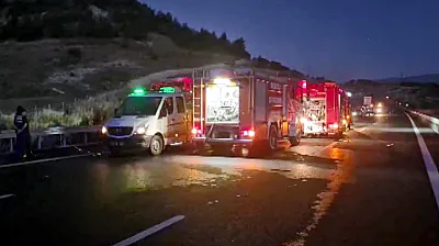Denizli'de Bariyerlere Çarpan Yolcu Otobüsü Alev Aldı: 8 Ölü