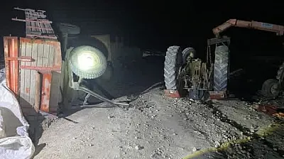 Devrilen Traktörün Altında Kalan Sürücü Hayatını Kaybetti