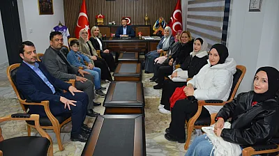Kadınanalar Kültür Derneği'nden MHP'ye Ziyaret