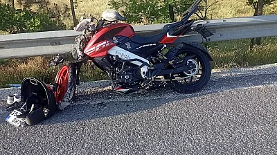 Kamyona Arkadan Çarpan Motosiklet Sürücüsü Kurtarılamadı