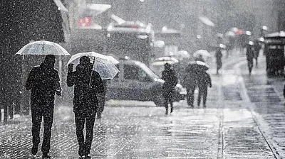 Meteoroloji'den 3 Günlük Hava Durumu: Sağanak Yağışın Ardından Sıcaklıklar Düşecek