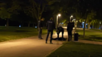 Parkta Baygın Bulunan 17 Yaşındaki Kız Hastaneye Kaldırıldı