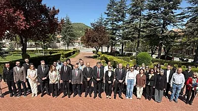 'Türkiye'de Yerli İlaç Üretimi Ulusal Bir Hedef Olarak Zorunludur'