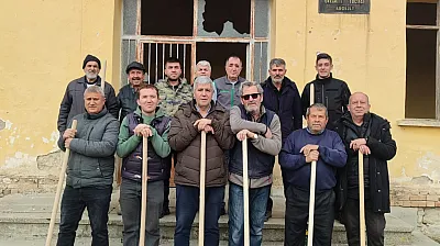 Umraniye Köylüleri 300 Adet Fidanı Okul Ve Camii Bahçesine Diktiler