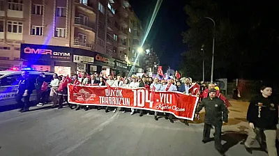 Zafer Coşkusu Fener Alayı İle Şenlendi