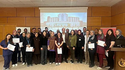 Afyonkarahisar Devlet Hastanesi Hemşireleri Sertifikalarını Aldı