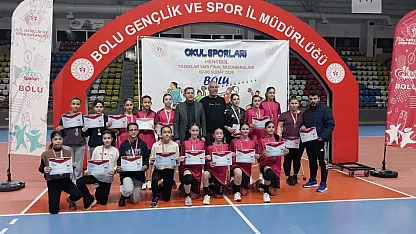 Işıklar Şeker Ortaokulu Yıldız Kızlar Hentbol Takımı Türkiye Finallerinde