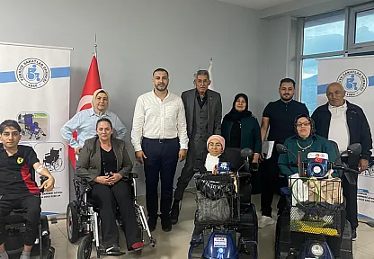 AFSÜ'de Fizik Tedavi Hastalarına Moral Gecesi