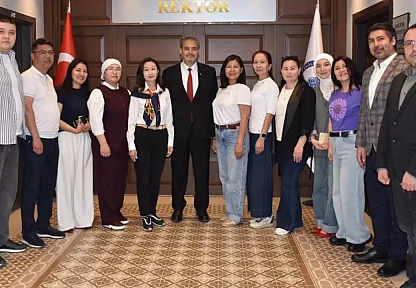 Kazakistan'lı Sağlık Yöneticileri Türkiye'deki Sağlık Uygulamalarını AFSÜ'de Deneyimledi