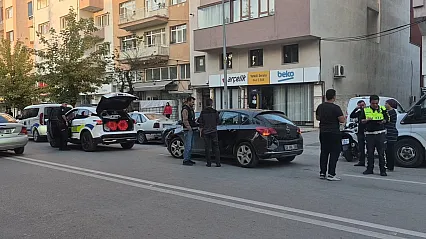 16 Yaşındaki Sürücü Motosikletle Otomobile Çarptı