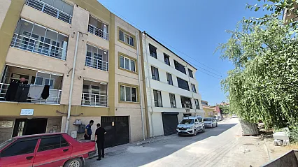 9 Metre Yükseklikten Düşen 3 Yaşındaki Çocuk Ağır Yaralandı