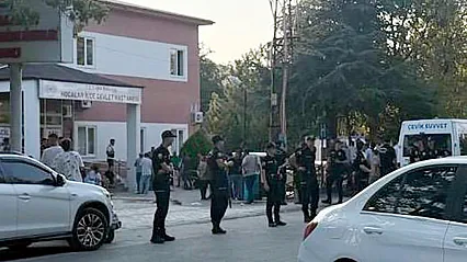 Afyon'da Oğlunu Tehdit Edenleri Tüfekle Vurup Öldürdü