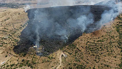 Afyon'da Yangın Bağ Evlerine Sıçradı