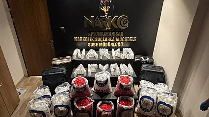 Afyonkarahisar'da Büyük Operasyon! 76 Bin Uyuşturucu Hap Ele Geçirildi