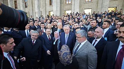 AK Parti Heyeti Reis'le Yan Yana