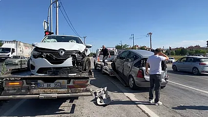 Ambulansa Yol Vermek İsterken Zincirleme Facia!