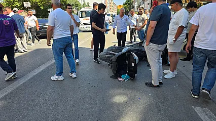 Ara Sokağa Dönmek İstedi, Karşıdan Gelen Motosikletle Çarpıştı
