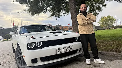 Asgari Ücretle Çalışıyor, 9 Milyonluk Arabaya Biniyor!