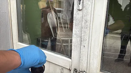 Berber Dükkanının Kilidini Kırıp Kundaklamaya Çalıştılar